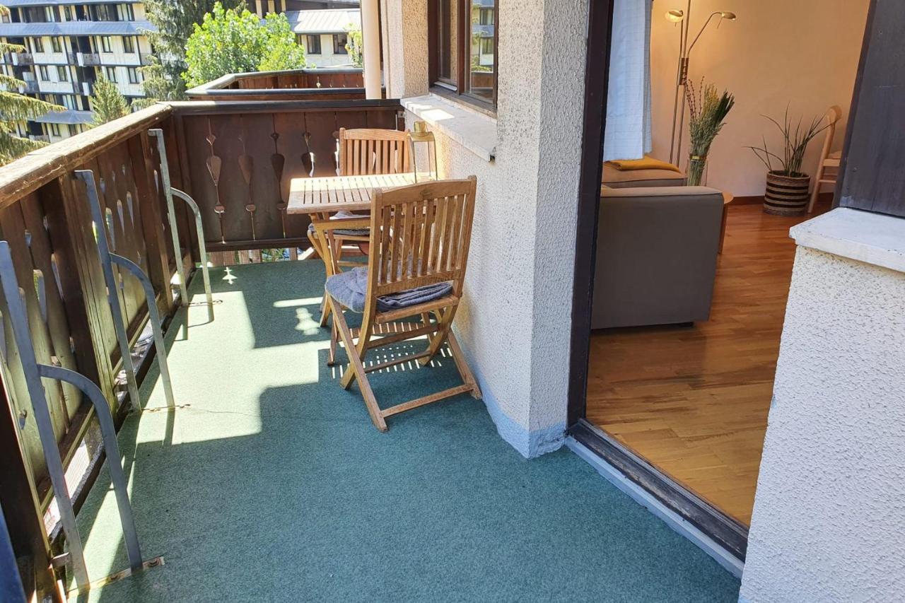 Appartement JOLI 32m avec BALCON-VUE sur le MONT-BLANC à Chamonix Extérieur photo